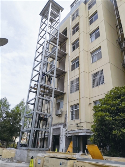 酒店商场电梯自动扶梯装饰厂家