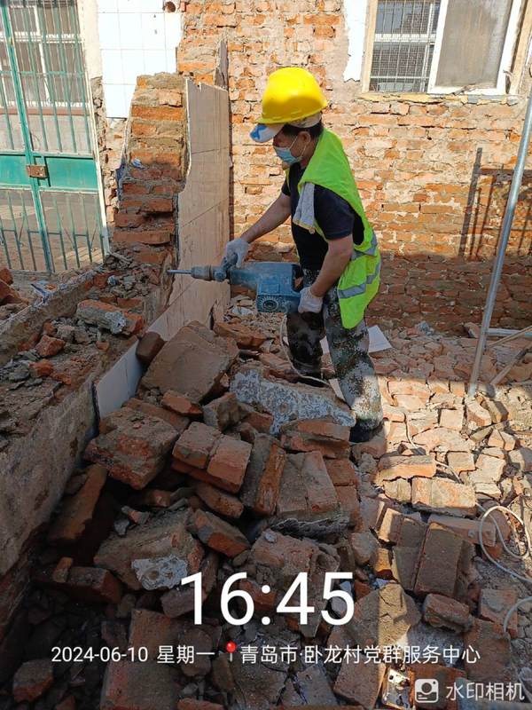 曹师傅专业拆除拆旧砸墙扒瓷瓦拆地板砸地面