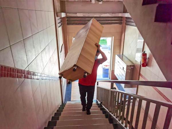 郑州搬家公司搬运工人服务